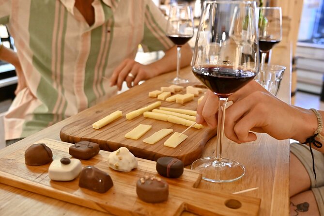 10 Tastes of Amsterdam: Food Tour by UNESCO Canals and Jordaan - Drinks, sweets, and how to pace your appetite