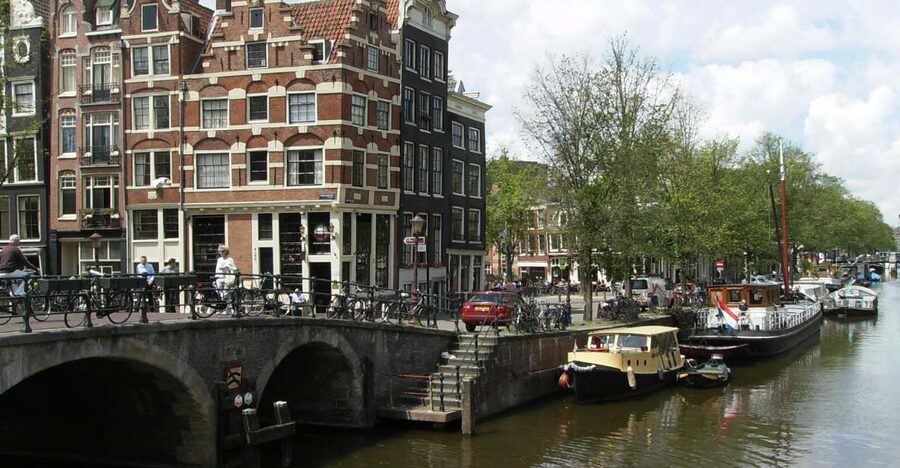 2.5-Hour Amsterdam Sightseeing Tour by Bike - Why a 2.5-Hour Amsterdam Bike Loop Works