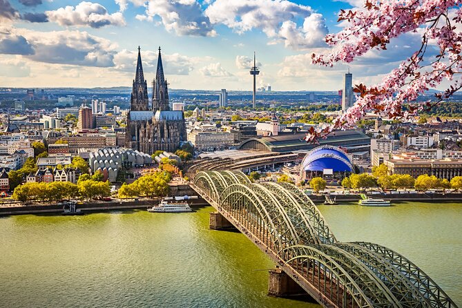 2 Countries in 1 Day: Cologne Day Tour from Amsterdam - Cologne Cathedral and Old Town: what you should prioritize first