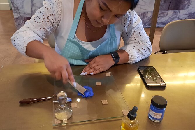 2 Hour Making Rembrandt's Traditional Oil Paints in Amsterdam - Who This Workshop Fits Best in Amsterdam