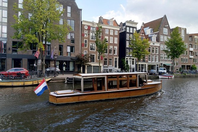 A unique experience! Semi private cruise. Authentic stylish boat! Book Leemstar! - Comfort basics: blankets, heating, and where to sit