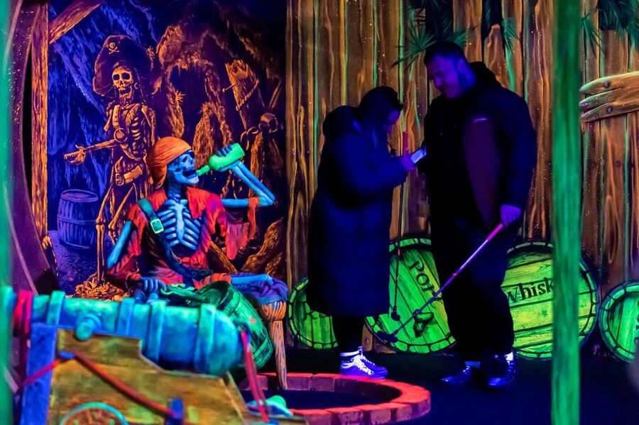Aloha Amsterdam: 12-Hole Glow-in-the-Dark Mini-Golf - What the 45-Minute 12-Hole Round Really Feels Like