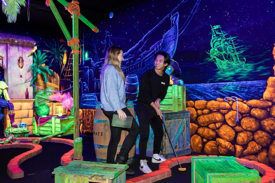 Aloha Amsterdam: 12-Hole Glow-in-the-Dark Mini-Golf - Who Should Book This Mini-Golf Session