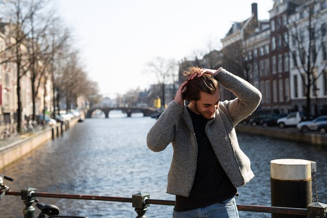Amstagram Tour & Moco Experience - Love bridges, wall paintings, and canal-side portrait backdrops