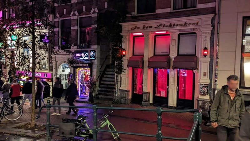 Amsterdam: 1,5-Hour Red Light District Tour - Coffee Shops and Cultural Significance: Why This Isn’t Just a Side Topic