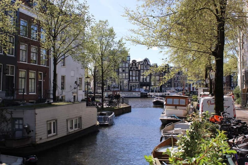 Amsterdam: 2-hour History & Culture tour with a Local - UNESCO canal belt stories: seeing water as infrastructure