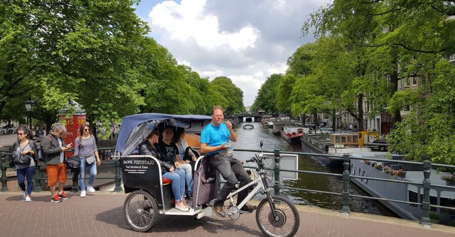 Amsterdam: 2-Hour Sightseeing Tour by Rickshaw - Key Reasons This Rickshaw Tour Works So Well