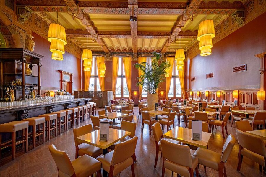 Amsterdam: 3-Course Meal in Historic 1st Class Waiting Rooms - Service pace and table setup: smooth for most people, plan for a slower moment
