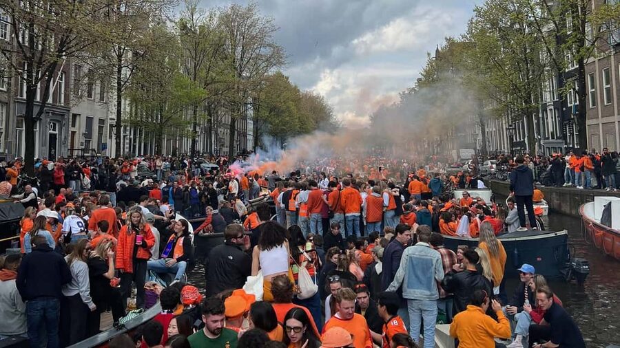 Amsterdam: 3 Hour Kings Day Boat Party with Unlimited Drinks - Key reasons people love this King’s Day cruise
