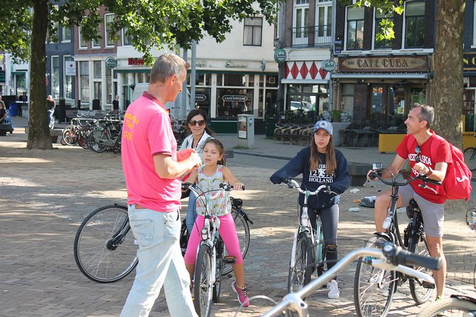 Amsterdam 3 hrs Bike Tour – live guide En/Fr/De/Nl/Sp - Portuguese Synagogue Photo Moment in the Jewish Cultural Quarter