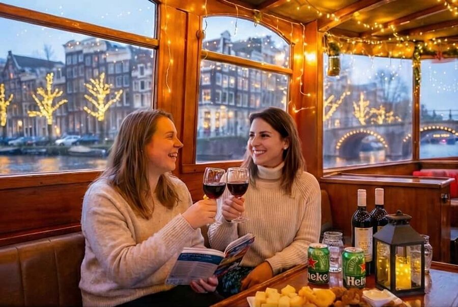 Amsterdam: 90 min Cruise with Local Guide & Unlimited Drinks - Key moments that make this cruise worth your time