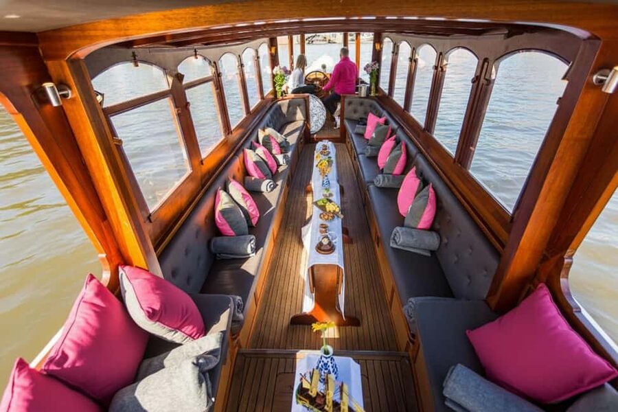 Amsterdam: 90 min Cruise with Local Guide & Unlimited Drinks - Pricing and value: how $18 can work if you choose the right option