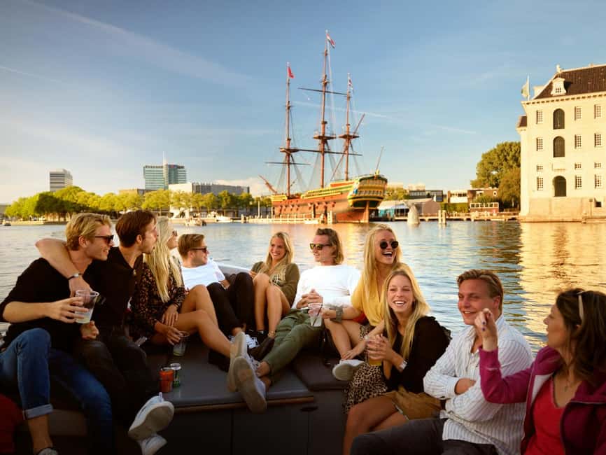 Amsterdam: 90 min Cruise with Local Guide & Unlimited Drinks - Finding the right boat is half the trip: go for the pink
