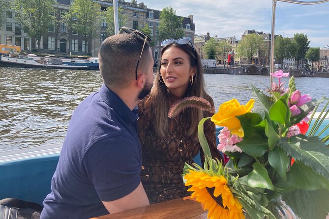 Amsterdam 90-min Private Canal Cruise with Live Guide and Drinks - The UNESCO Canal Belt and Herengracht: Golden Age Merchants at Eye Level