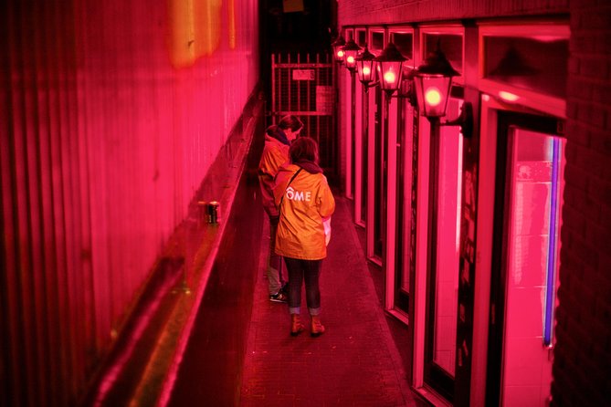 Amsterdam After Dark: Public Red Light District Exploration - Why Amsterdam After Dark Makes Sense for a Night Out