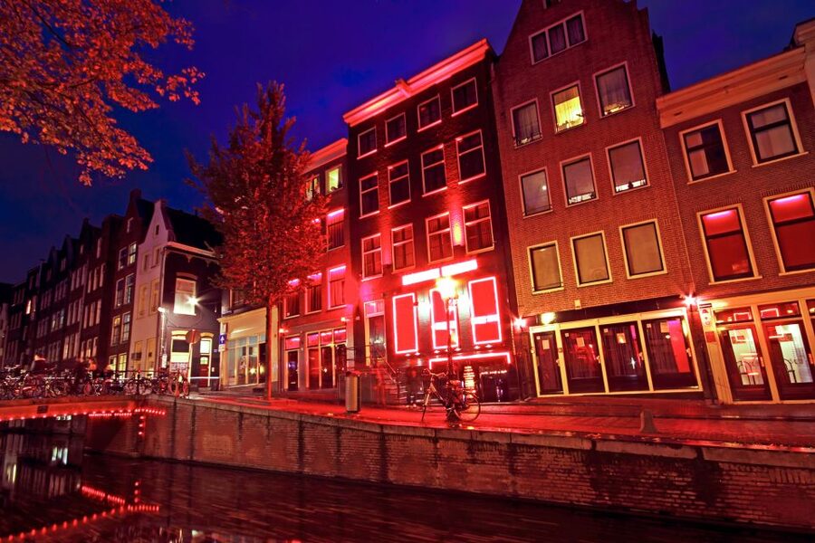 Amsterdam: After Dark Red Light District Tour - Coffeeshop Stops: Bulldog and Route 66