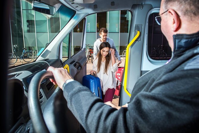 Amsterdam Airport Arrival Transfer (Airport to Amsterdam Hotel or Address) - Waiting time and flight delays: the part that can make or break value