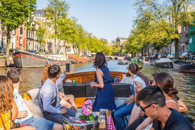 Amsterdam All-Inclusive 90-Minutes Heated Cruise by Captain Jack - Where the route gets really visual: house museums and canalside homes