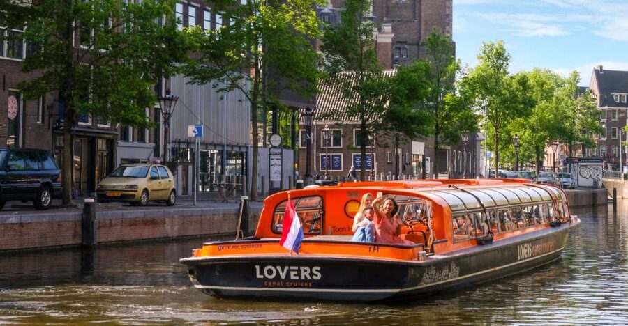 Amsterdam: Amsterdam Dungeon and Canal Cruise Entry Ticket - Key things to know before you go