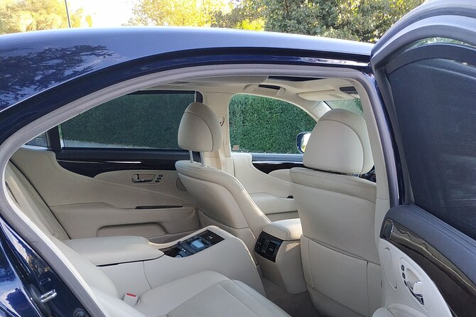 Amsterdam and Countryside Private Full-Day Tour by luxury car - Edam, Monnickendam, Marken, and Broek in Waterland