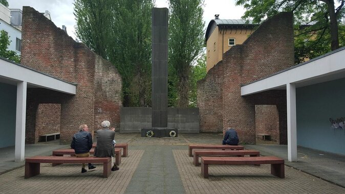 Amsterdam: Anne Frank and Jewish Quarter Walking Tour (TOP RATED) - Portugese Synagoge: Where Jewish Amsterdam Still Breathes