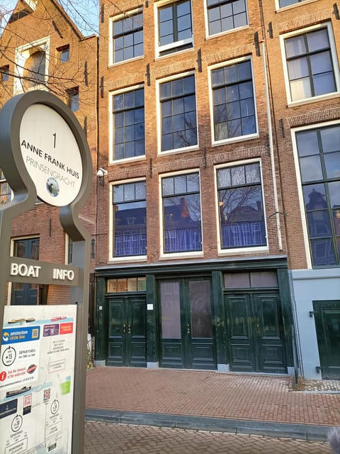 Amsterdam: Anne Frank Guided Small Group Walking Tour - Itinerary flow in plain English: what your 2 hours feels like