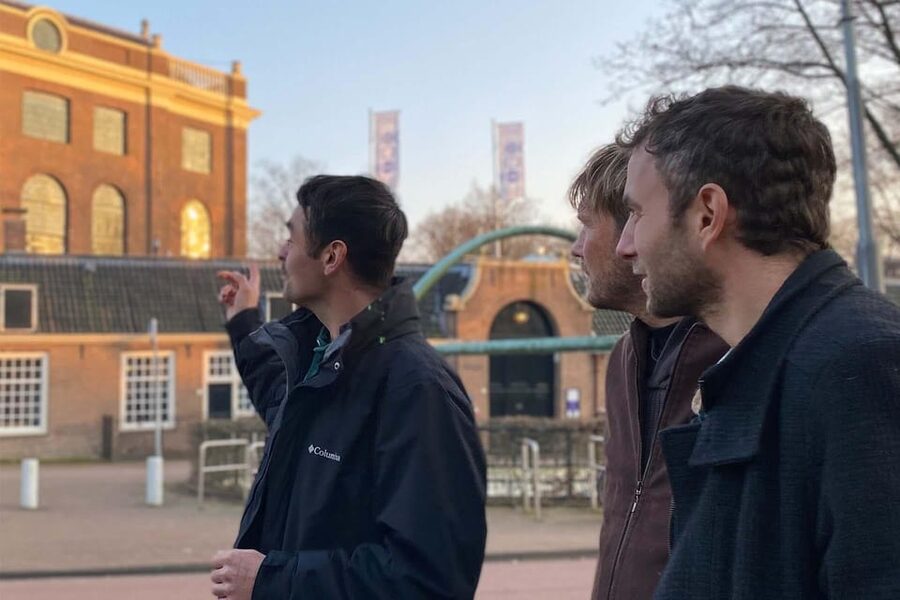 Amsterdam: Anne Frank Guided Small Group Walking Tour - De Silveren Spiegel: canal-area storytelling with a reflective pace