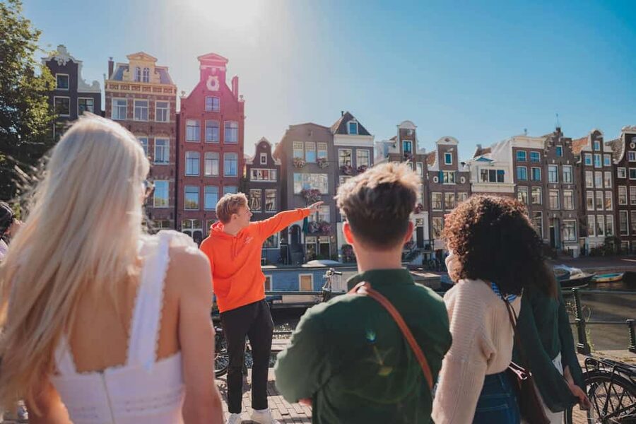 Amsterdam: Anne Frank History Walking Tour - Why this Anne Frank walk feels different from the usual city tour