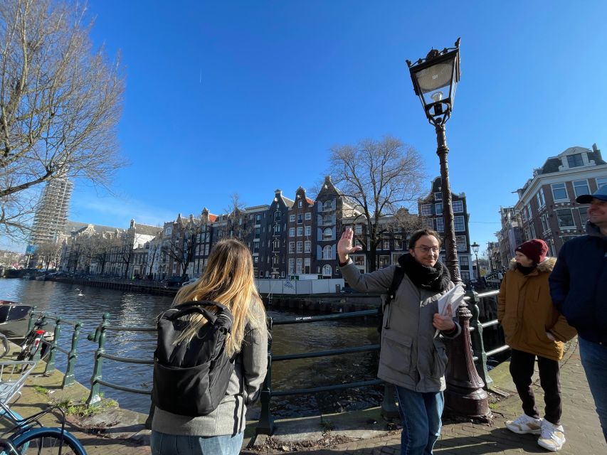 Amsterdam: Anne Frank's Last Walk & Visit Anne's House in VR - Going through the bookcase: what you can do in VR that the real visit can’t