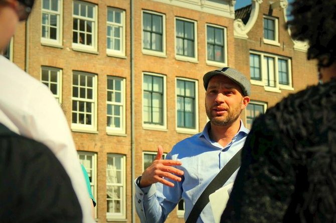 Amsterdam Architecture Tour - Late-17th-century architecture with a human problem behind it