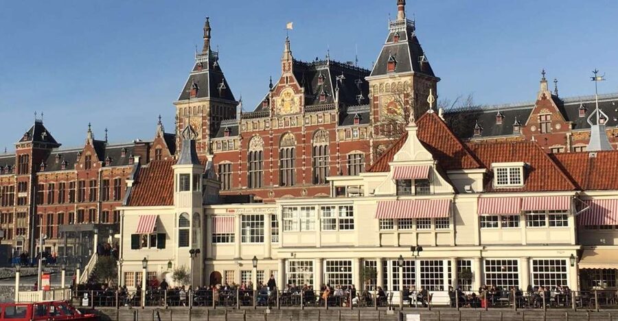 Amsterdam: Architektur Er-fahren - Why Amsterdam’s architecture makes more sense by bike