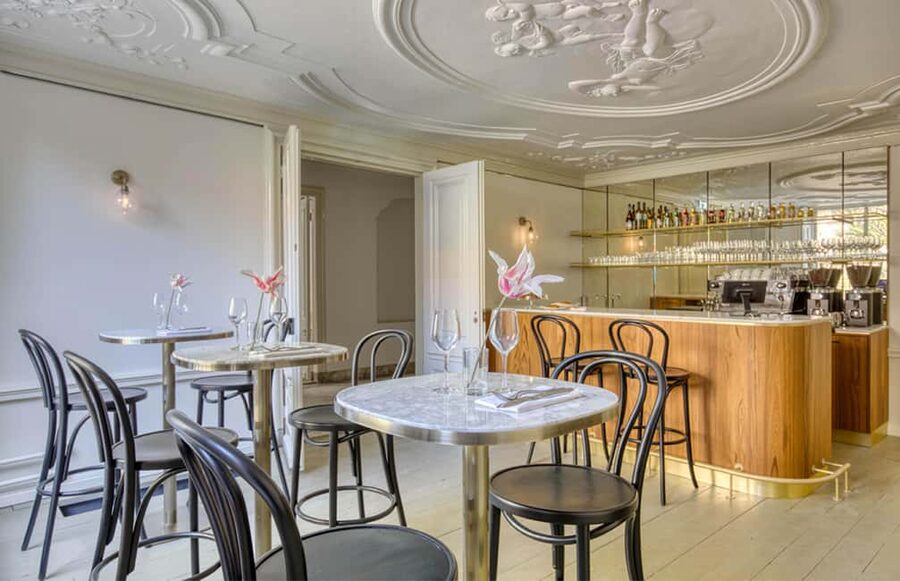 Amsterdam: Art Zoo Museum Entry Ticket in a Canal House - Lunch and breaks: where the garden and Italian bar fit in