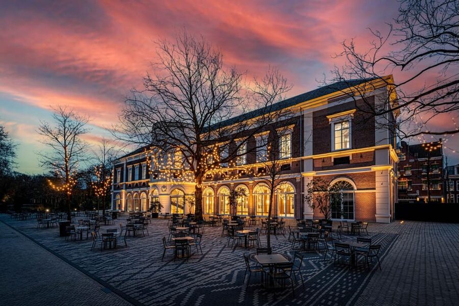 Amsterdam: ARTIS Royal Zoo and ARTIS Groote Museum Ticket - ARTIS-Groote Museum: touch, smell, listen, and connect to nature