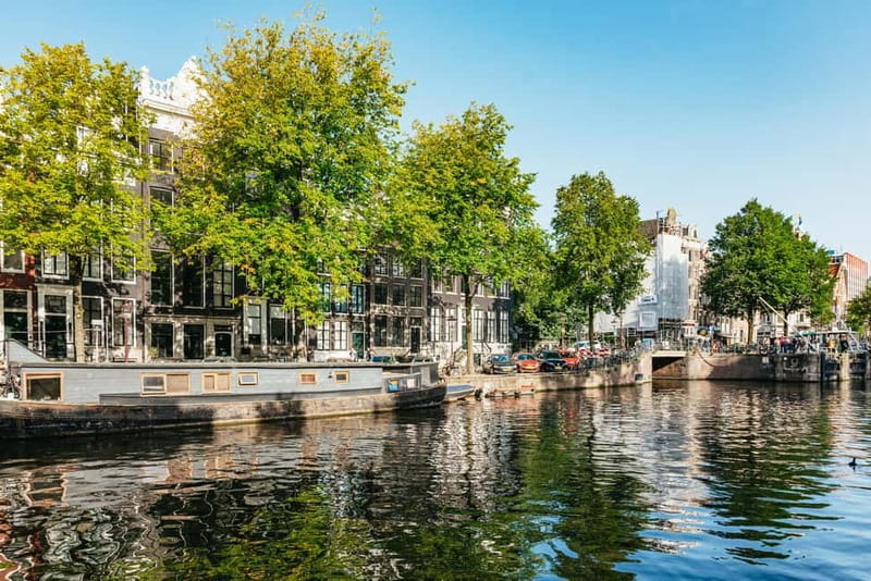Amsterdam Bike Tour in Small Group + Optional Canal Cruise - A 30-Minute Break Back in Amsterdam-Centrum