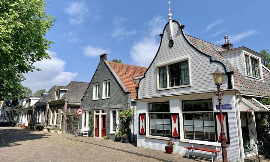 Amsterdam: Bike Tour (Noord) in German or English - How long is the ride, and what’s the biking like?