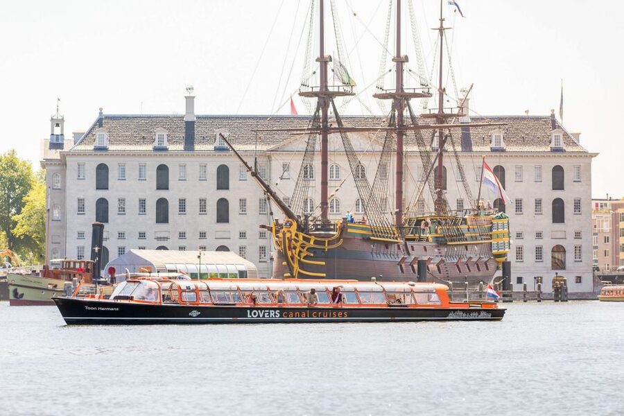 Amsterdam: Body Worlds Exhibition and Canal Cruise - Dates to watch if you visit around the holidays