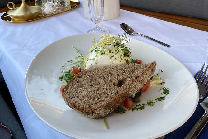 Amsterdam Breakfast Cruise on Private Luxury Boat - Meeting Point: Getting On Board Without Stress