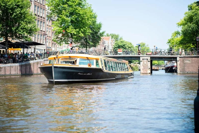 Amsterdam: Burger Cruise - Burgerbar & Canal Cruise - The boat setup: semi-covered, heated, and actually practical