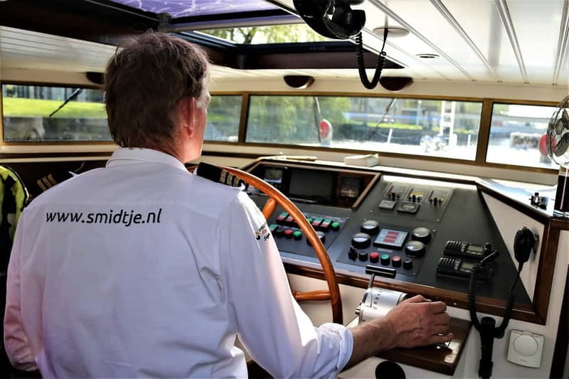 Amsterdam: Burger Cruise - Burgerbar & Canal Cruise - Who should book this burger dinner cruise