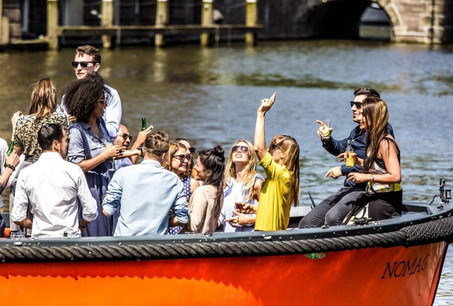Amsterdam: Canal Belt Private Beer Boat Tour - Why a Private Beer Boat Works So Well in the Canal Belt