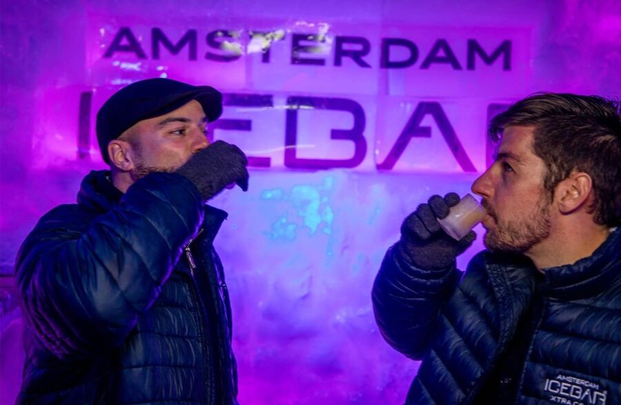 Amsterdam: Canal Cruise and Entrance to Xtracold Icebar - On the Water: 19-Language Audio and Panoramic Canal Views