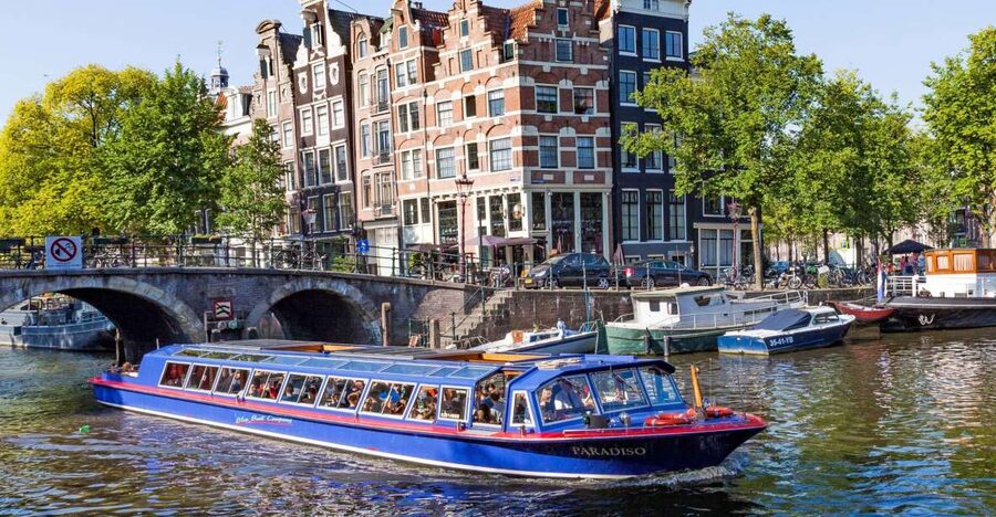 Amsterdam: Canal Cruise and Jewish Cultural Quarter Tickets - 75 minutes cruising the Golden Bend to Overhoeks