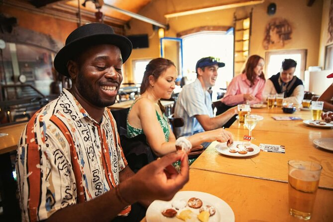 Amsterdam Canal Cruise and local Food Tour - Hidden Backstreets and the Cozy Final Stop