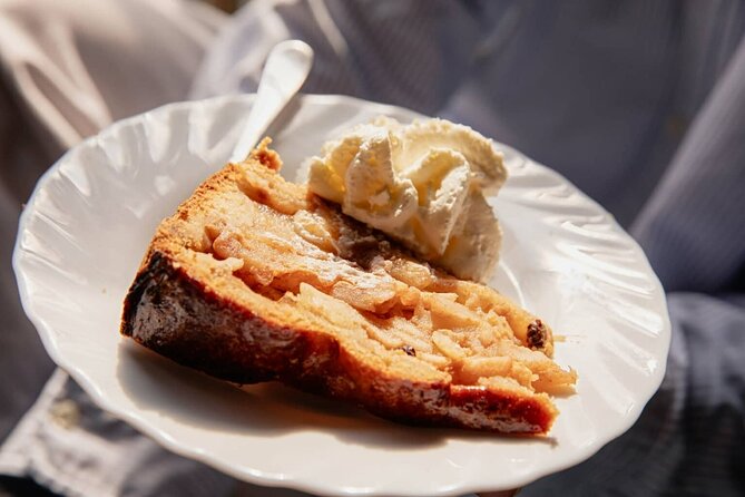Amsterdam Canal Cruise and local Food Tour - 1-Hour Canal Cruise on a Restored Wooden Saloon Boat