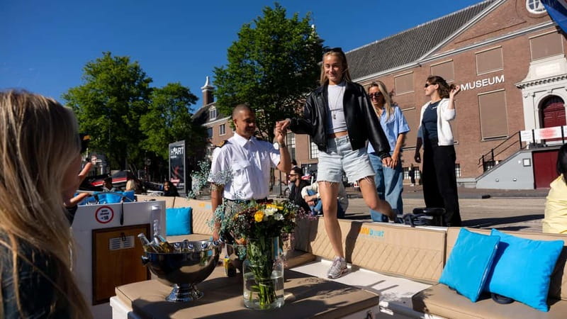 Amsterdam: Canal Cruise in Open Boat with Drink Option - What You’re Really Buying on This 1-Hour Canal Cruise