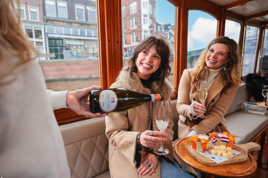 Amsterdam: Canal Cruise with Bubbles & Bites - Bubbles and Bites: Unlimited Drinks Without the Full-Day Commitment