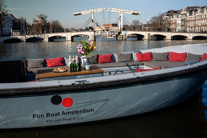 Amsterdam Canal Cruise with Dutch Pancakes and Drinks - Key things to know before you go