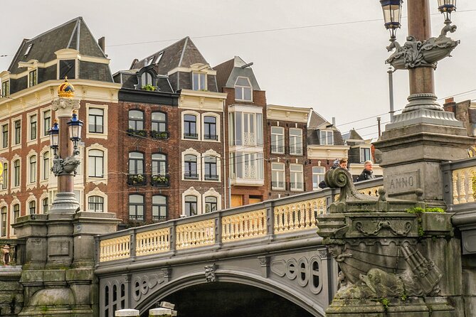 Amsterdam Canal Cruise with German Guide and unlimited drinks - Unlimited drinks: how the beer, wine, and soft drinks change the value