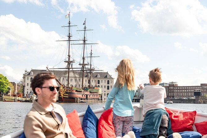Amsterdam Canal Cruise with Live Guide and Two Drinks - Two Drinks Included: Small Cost Relief for a Short Ride