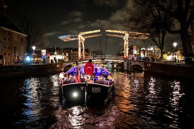 Amsterdam Canal Cruise With Live Guide and Unlimited Drinks - Drinks and onboard comfort: what matters when you’re actually on the boat